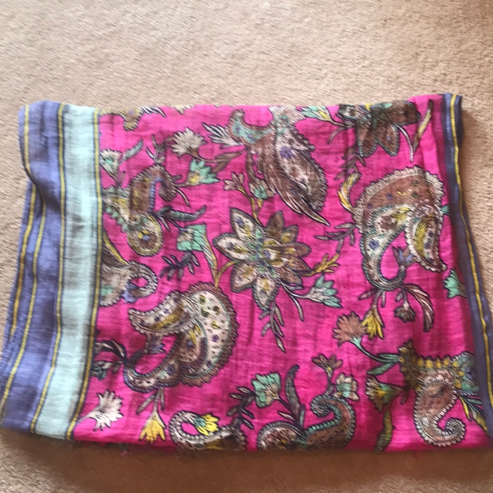 Loft fringed pink paisley rayon/cotton scarf